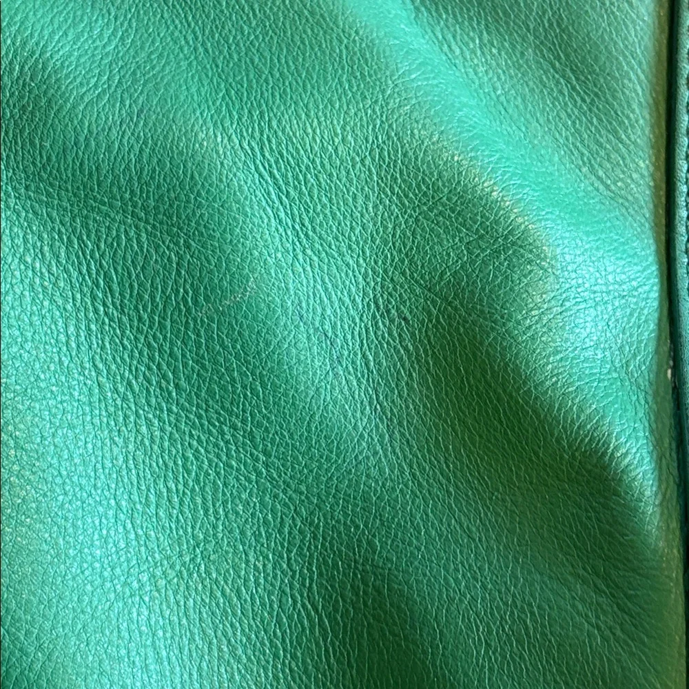 Tory Burch “Nico” pure fabulous Leather Green Hobo Bag